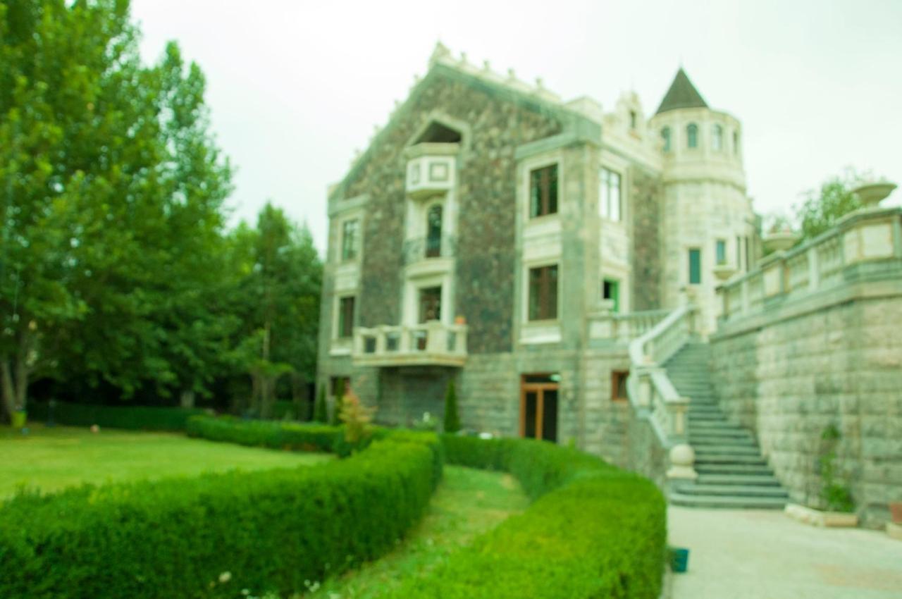 X Hotel Yerevan Exterior foto