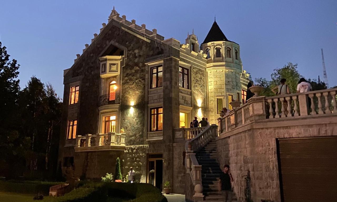 X Hotel Yerevan Exterior foto