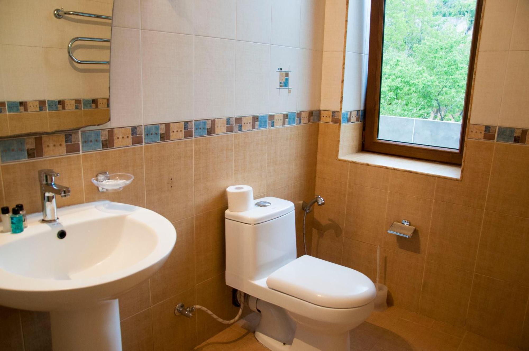 X Hotel Yerevan Quarto foto
