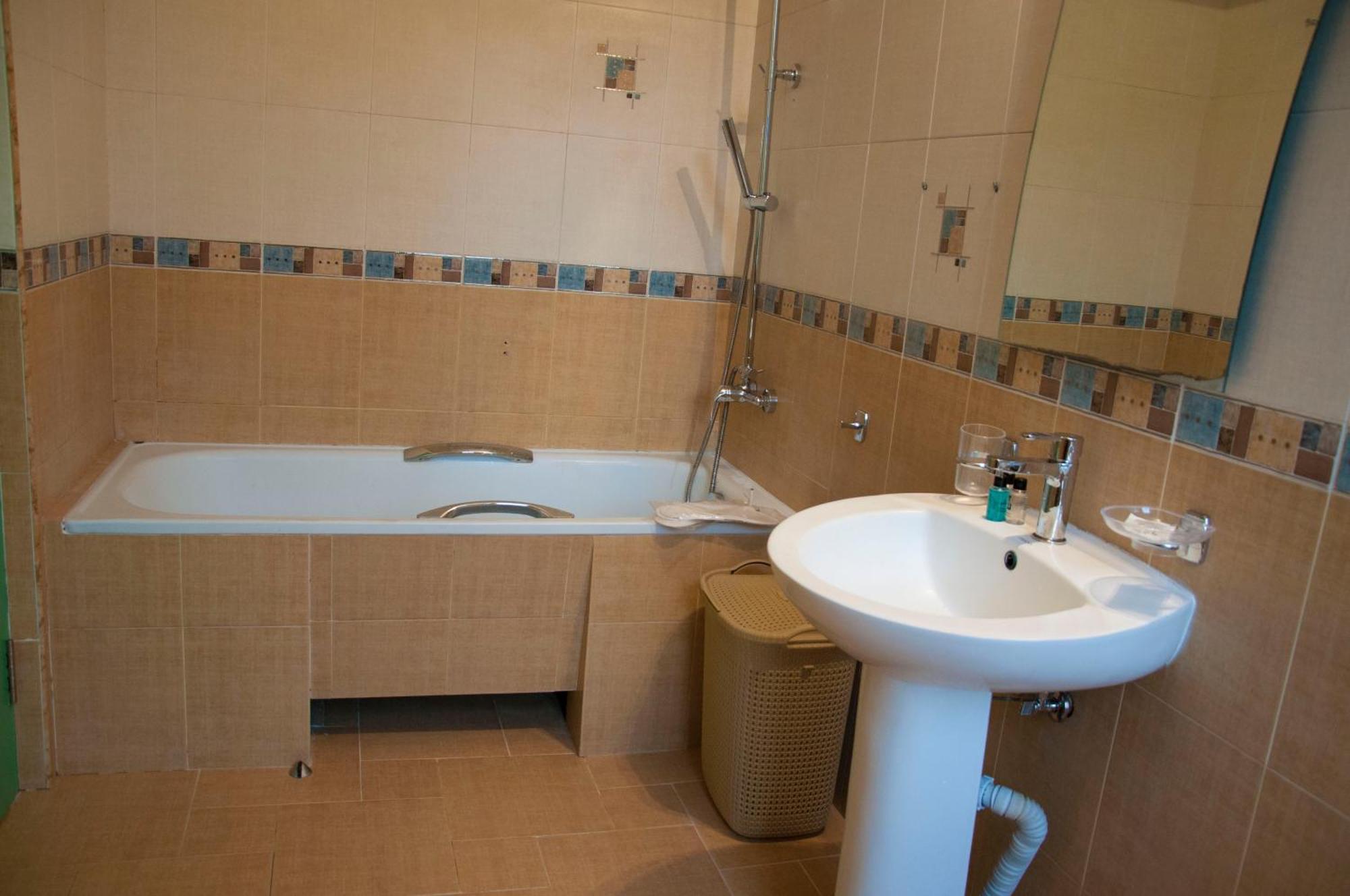 X Hotel Yerevan Quarto foto